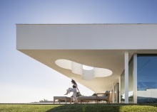 极简纯白的葡萄牙私宅设计